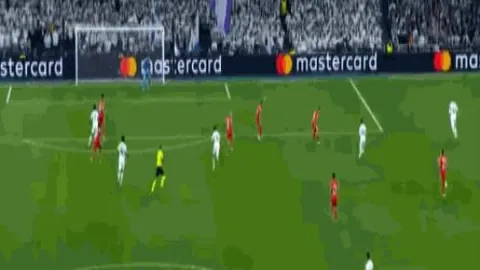 巴塞罗那寻求与托雷延长一年合同，并计划对外租借球员